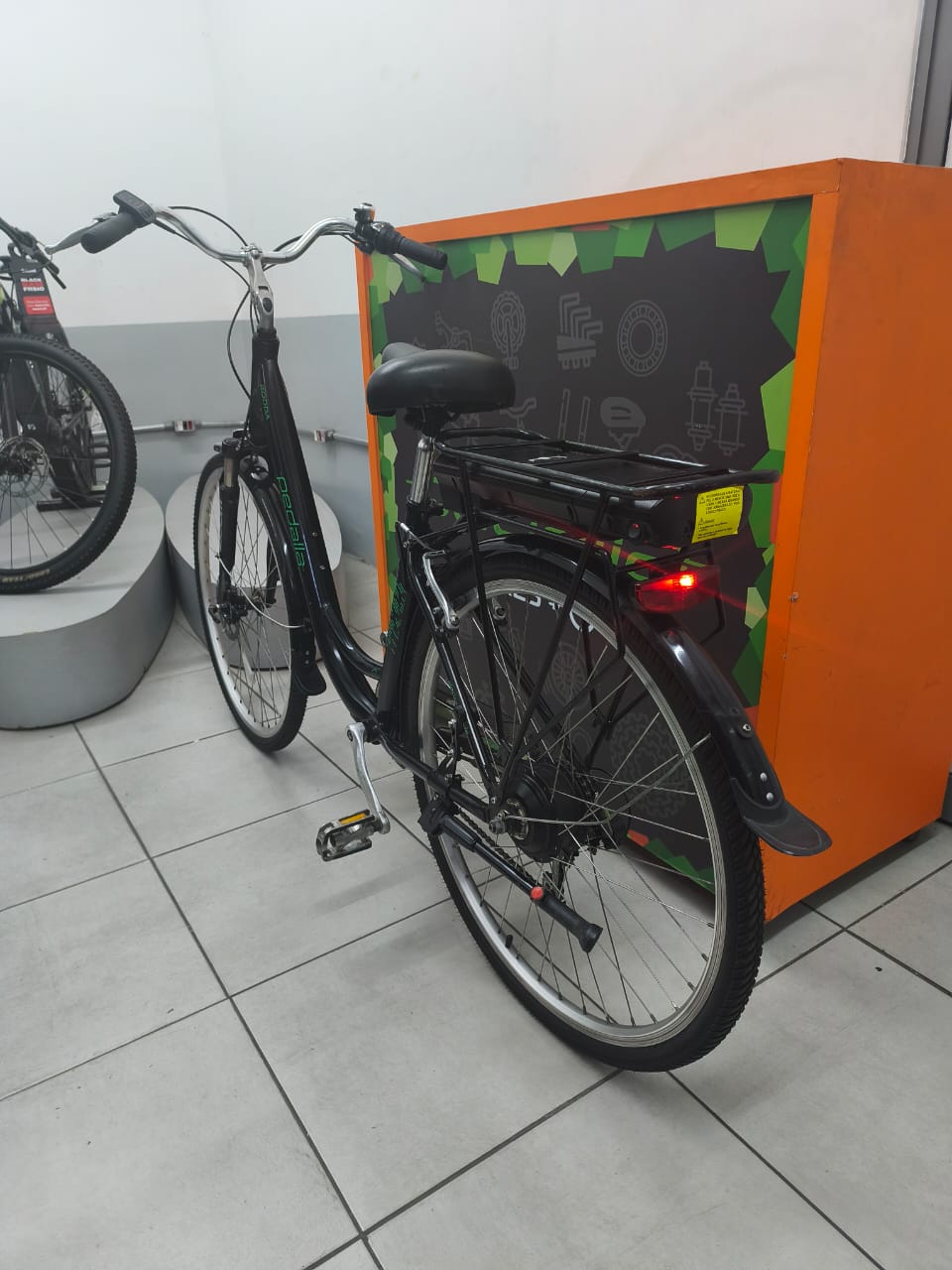 PEDALLA RODDA PRETA MOTOR 250W BATERIA DE LÍTIO 9Ah - Imagem 7