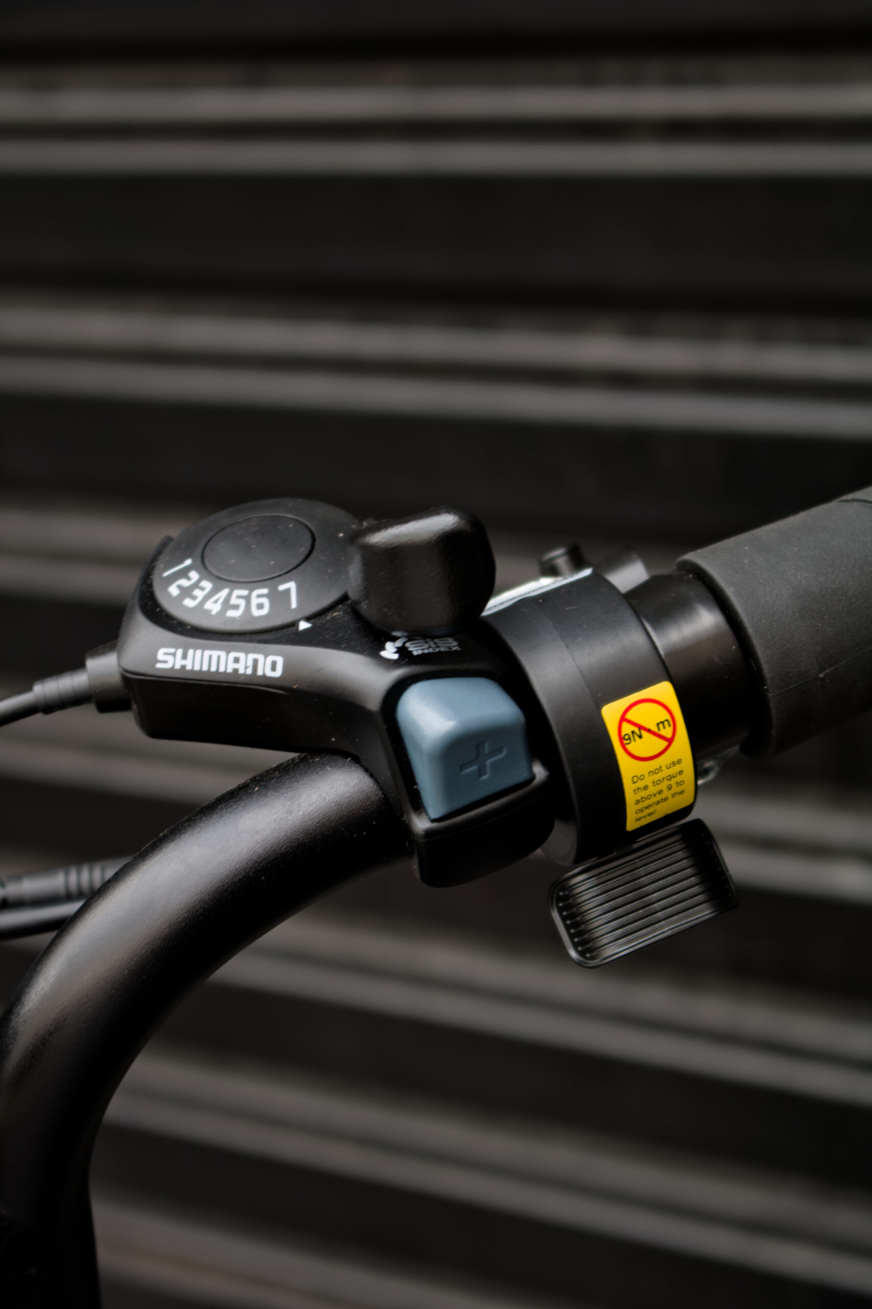 BICICLETA ELÉTRICA OGGI STREET GO S12 CINZA COM SEGURO GRÁTIS POR 12 MESES - Imagem 8